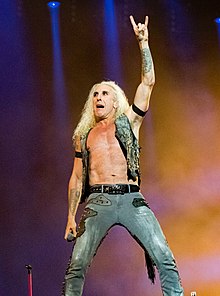 How tall is Dee Snider?